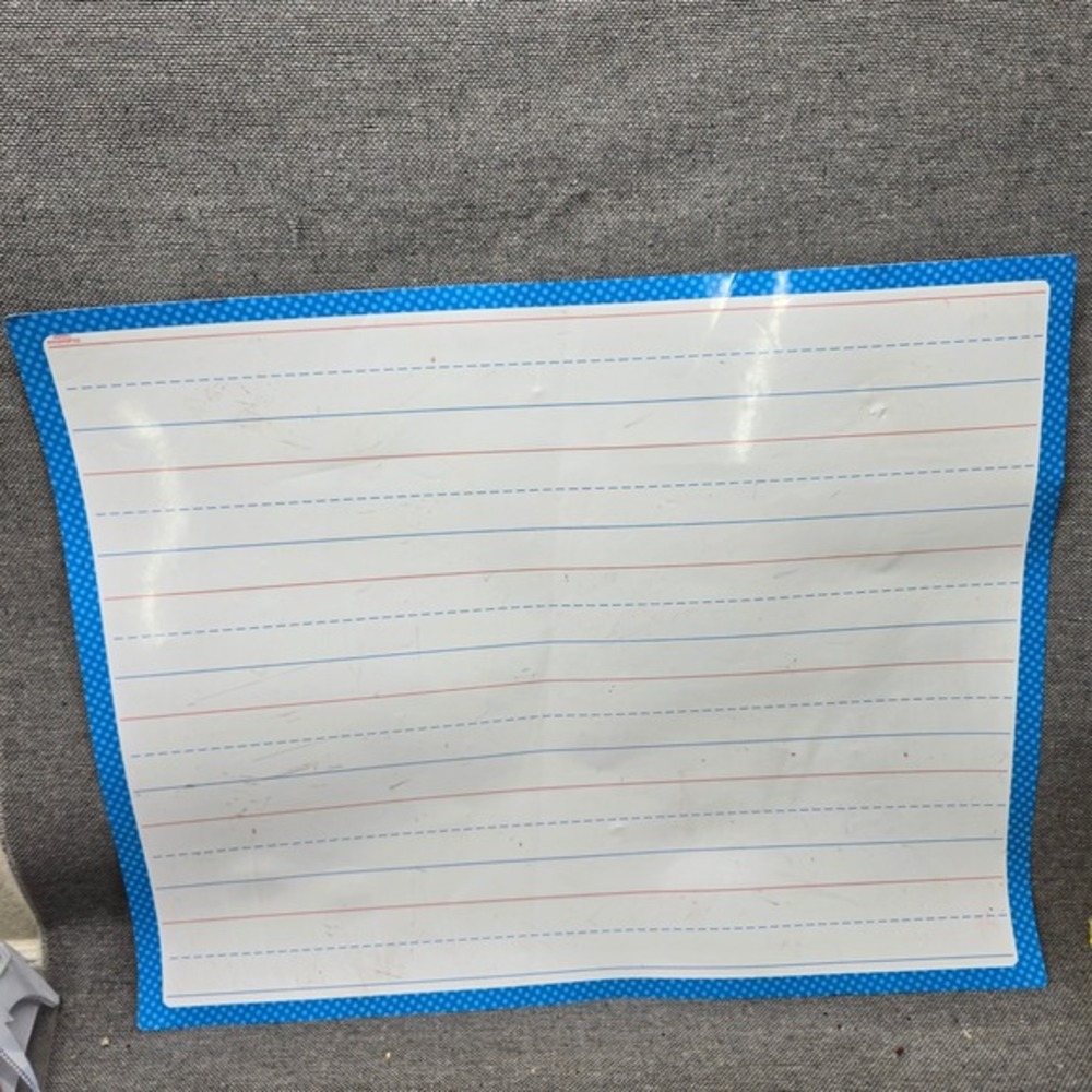 Carson Dellosa Dry Erase Chart Primary Lined‎ Classroom 22x28 Blue Good Reusable
